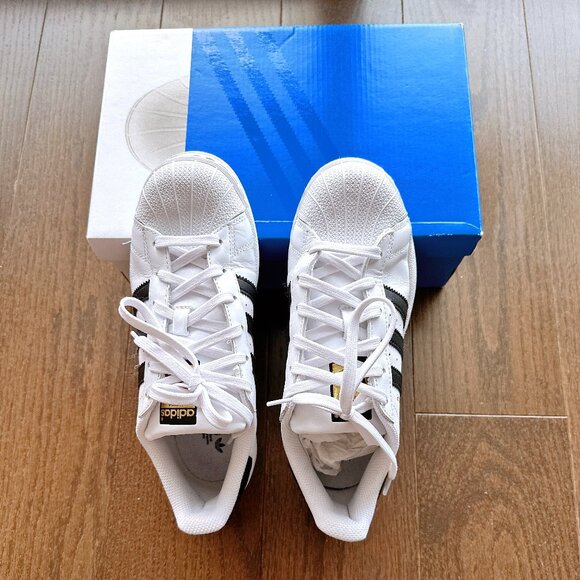 Adidas Superstar Sneakers - Size 4.5 - Picture 1 of 6